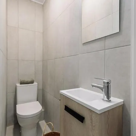 Drago - 3 Bedrooms And Balcony In Les Corts 아파트